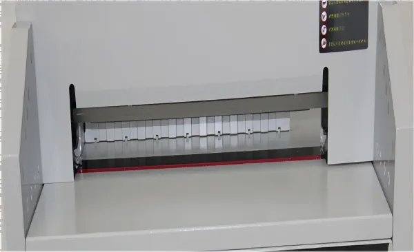 Elertric paper cutting machine